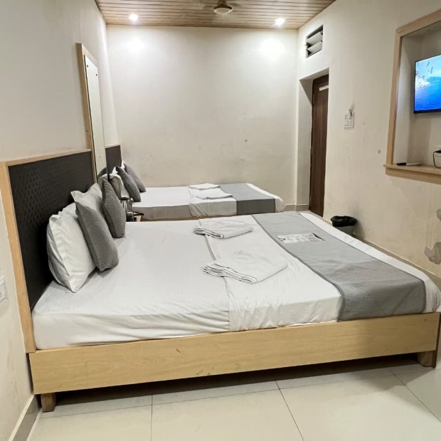 WhatsApp Image 2025-10-02 at 23.23.35_16a54bff